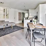 Modern & Bright Flat In Le Marais - An Ecoloflat